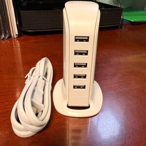 White USB Hub with 5 Ports